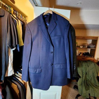 Lot 100 - Men's Closet Lot 