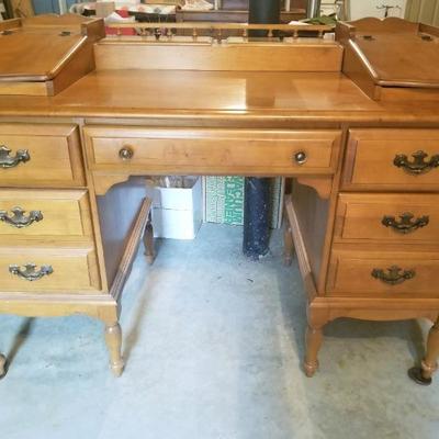 Early American style maple desk/light finish