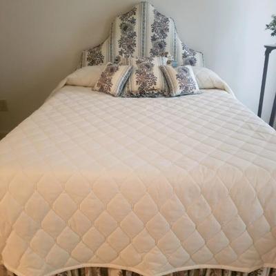 Full size bed/custom fabric headboard - great for guestroom!