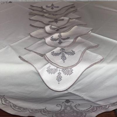 Italian Made Tea  Table Cloth & Napkins Linen