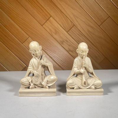 (2PC) PAIR INSTRUMENTAL COMPOSITE MONKS | Two Minsk one playing a woodwind and one playing a string instrument. Made in Italy. - l. 4.75...