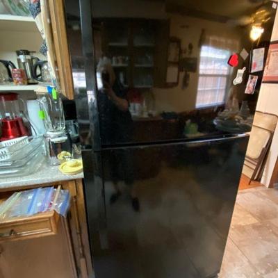 Black Whirlpool Refrigerator, excellent/clean condition, model WRT571SMYB00