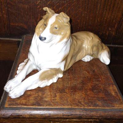 European figurines dog