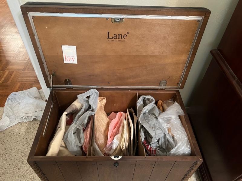 Great Estate Sale in Heatherwood!