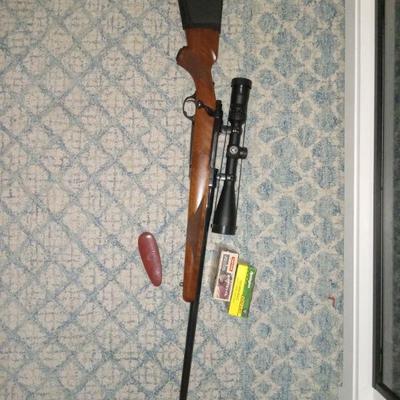 Ruger M77 300 win mag with 2 boxes of ammo