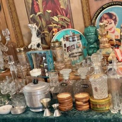 Bar ware & trays - Schlitz, Coors, Whiskey.