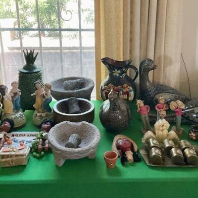 Hawaiian figurines etc.  Mort