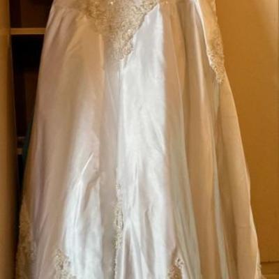 Vintage wedding dress