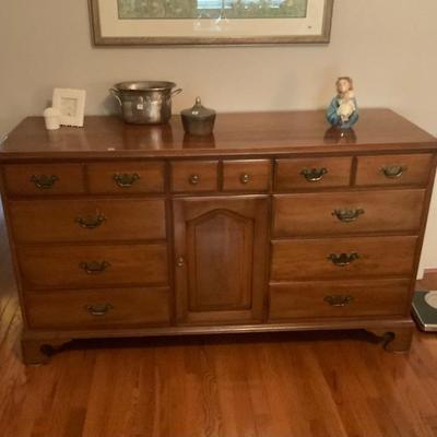 Maple dresser