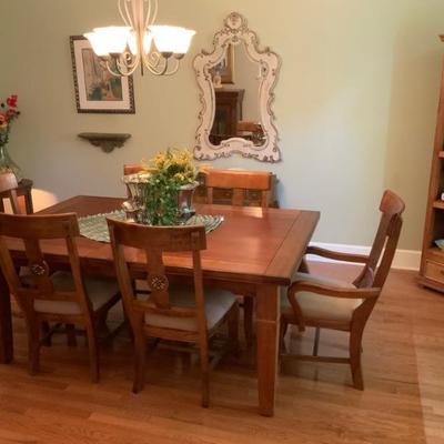 Lovely table and six chairs