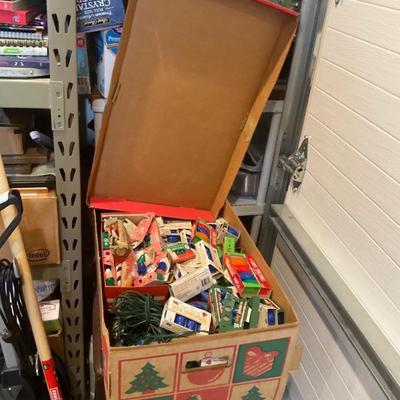 Vintage large Christmas light bulbs and strings of lights