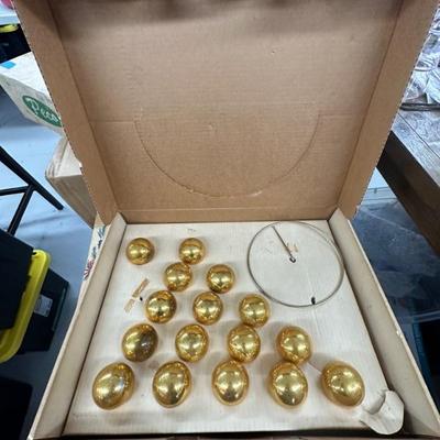 vintage shiny Brite Christmas centerpiece 