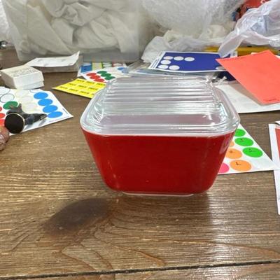 Pyrex small refrigerator bowl