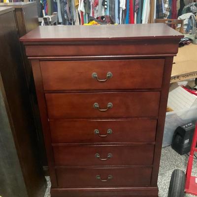 chest of drawers