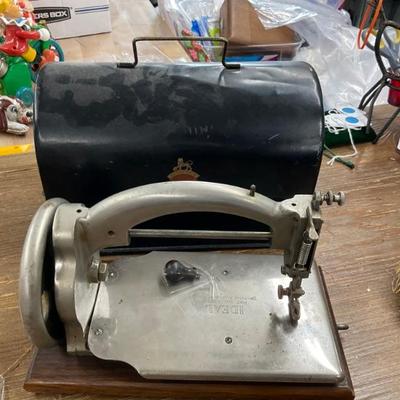 Mini ideal sewing machine with cover