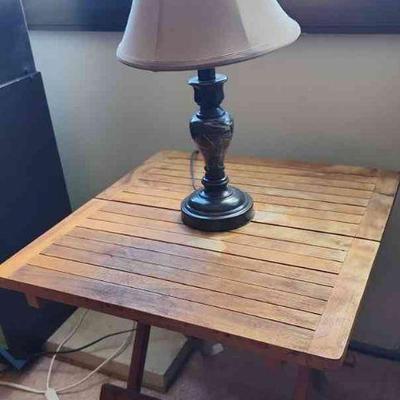 MPS069 - Fold-Away Wooden Utility Table W/Lamp
