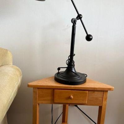 MPS029- Vintage Lamp & Wooden Corner Table