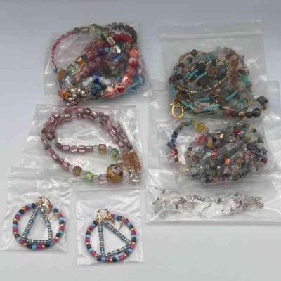 MPS125-4ea Beaded Necklaces And 2 Pairs Of Earrings 