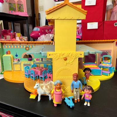 Dora the explorer house and characters 28.00