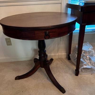 Mahogany drum table $175#