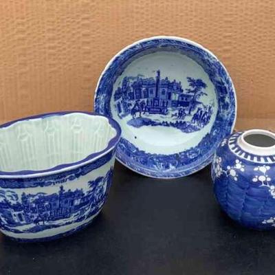 Blue pottery 