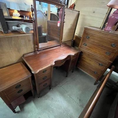 Bedroom Suite by Huntley