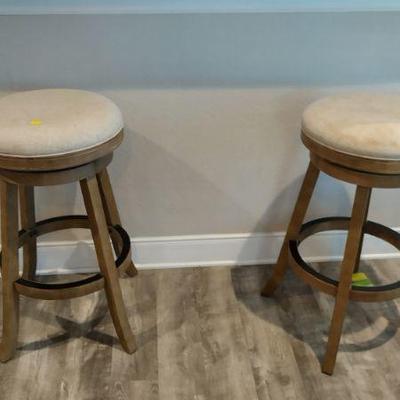 Swivel bar stools