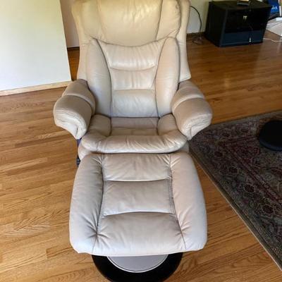 Lane Ecru Leather with Cherrywood Base Stressless Modern Style Recliner with Ottoman
