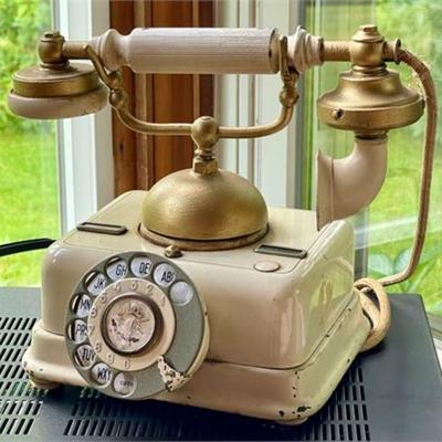 Lot 144   6 Bid(s)
Vintage Cradle French Style Telephone