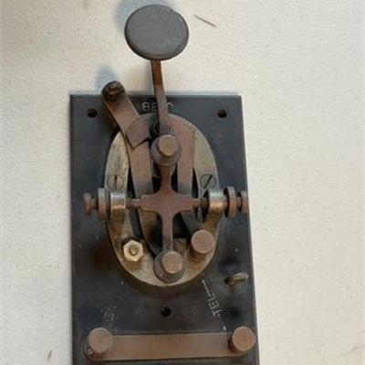 Lot 121   11 Bid(s)
Vintage Lionel J-38 Morse Code Telegraph Key WWII