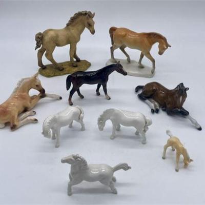 Lot 028   9 Bid(s)
Group of Horse Figurines
