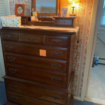 8 Drawer Dresser with Mirror