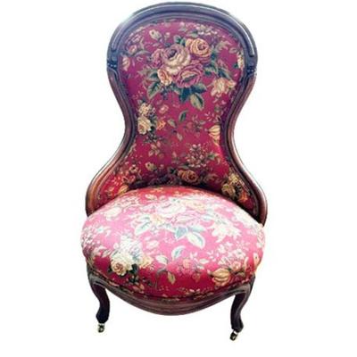 Lot 215   1 Bid(s)
Vintage Victorian Style Side Chair with Tapestry-Style Upholstery
