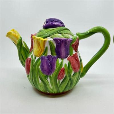 Lot 257   1 Bid(s)
Majolica Teapot with Tulip Design, by Flowers, INC