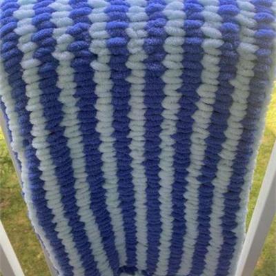 Lot 103   1 Bid(s)
Loop yarn blanket,handcrafted, so soft