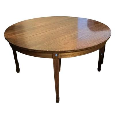 HEPPLEWHITE DINING TABLE WITH 4 LEAVES