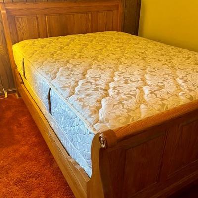 Sleigh Bed. Queen Size