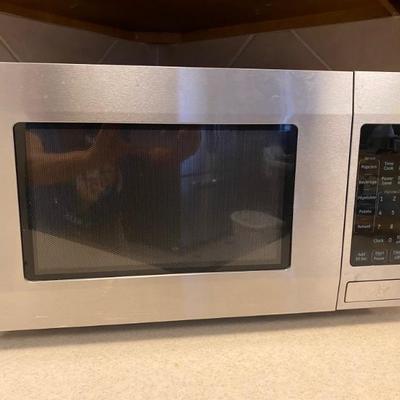 GE 1100 Watt Microwave 