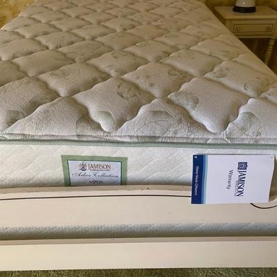 Jamison Mattress and Box Springs. Full Size.
