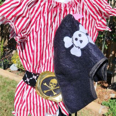 Cute pirates costume