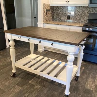 Incredible kitchen island 