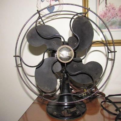 Emerson fan- works great- oscillates east/west and north/south