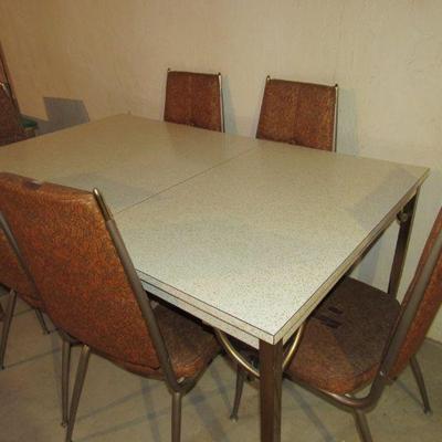Vintage kitchen table with 6 chairs