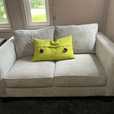 Grey Modern Loveseat With Accent Pillow