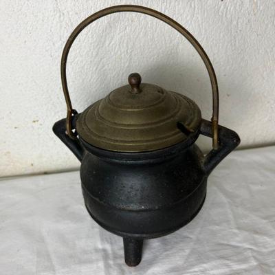 Cast Iron Smudge Pot With Brass Lid
