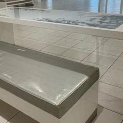 https://auctions4america.proxibid.com/Auctions-4-America/High-End-Retail-Display-Units-and-More/event-catalog/248907