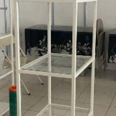 https://auctions4america.proxibid.com/Auctions-4-America/High-End-Retail-Display-Units-and-More/event-catalog/248907