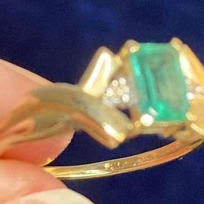 HPT065 10k Gold Emerald Ring