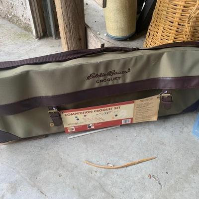 Eddie Bauer NIB croquett set