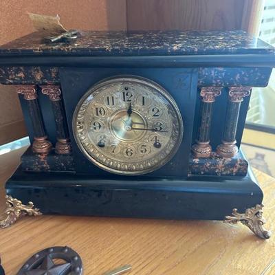 Antique Seth Thomas 1890's mantle clock 